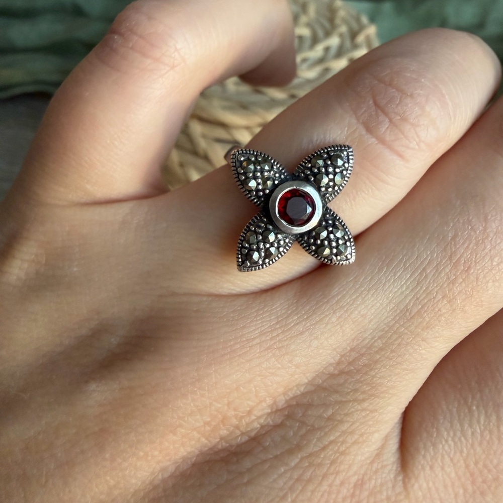 Sterling Garnet Marcasite vintage ring
